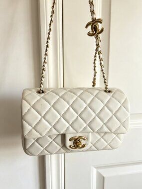 🤍Chanel White Bag